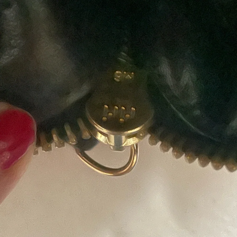 Versace half moon shoulder bag black with studs vintage 90’s - Picture 10 of 16